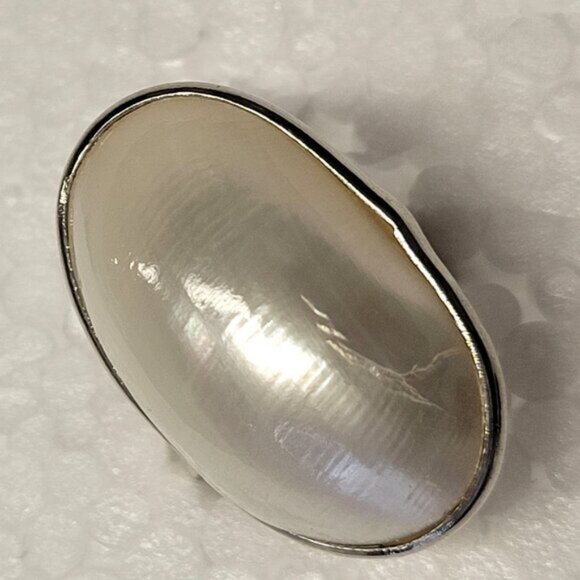 White Oval Mother of Pearl Adjustable Ring - Picture 9 of 13